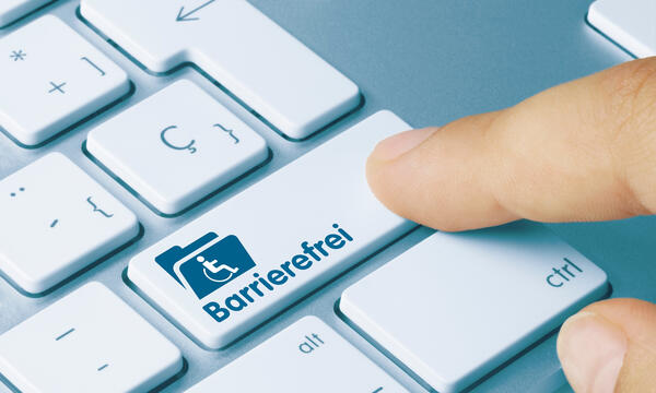 Bild vergrößern: Computertastatur mit dem Wort Barrierefrei.