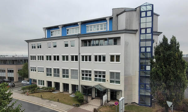 Bild vergrößern: Das Bürogebäude in der Siemensstraße 14.
